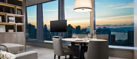 Harbour & City View Suite | City view