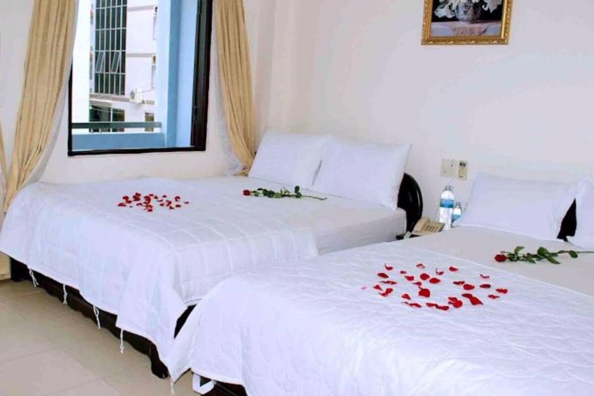 Minibar, in-room safe, blackout curtains, free WiFi