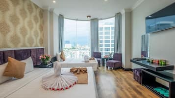 2 bedrooms, premium bedding, down duvets, minibar