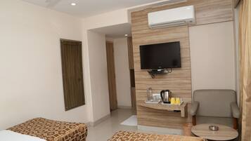 AC Superior Room | Minibar, desk, WiFi, wheelchair access