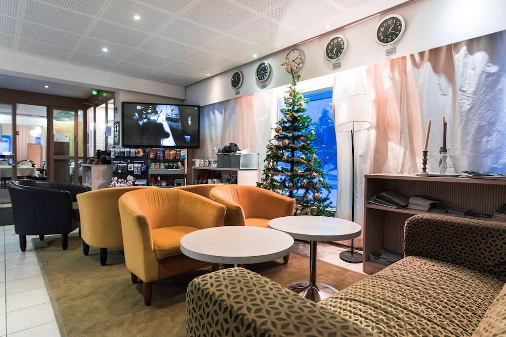 Hotelli Aakenus Oy by null