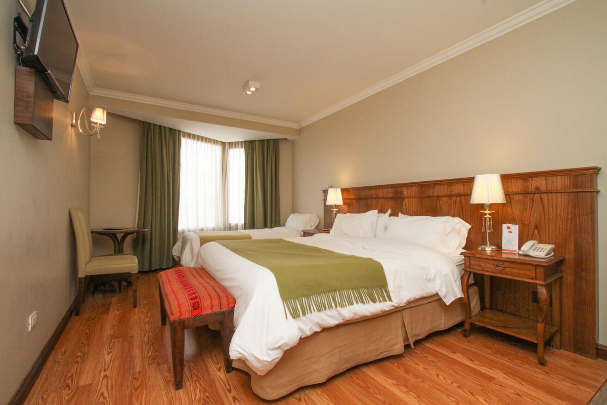 1 Schlafzimmer, hochwertige Bettwaren, Daunenbettdecken, Minibar