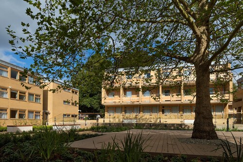College Court