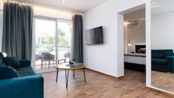 Deluxe Studio Suite | Living area