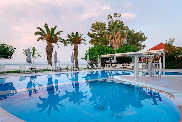 Alberca al aire libre por temporada