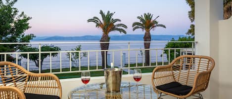 Deluxe Room, 1 Bedroom, Non Smoking, Sea View | Balcony view