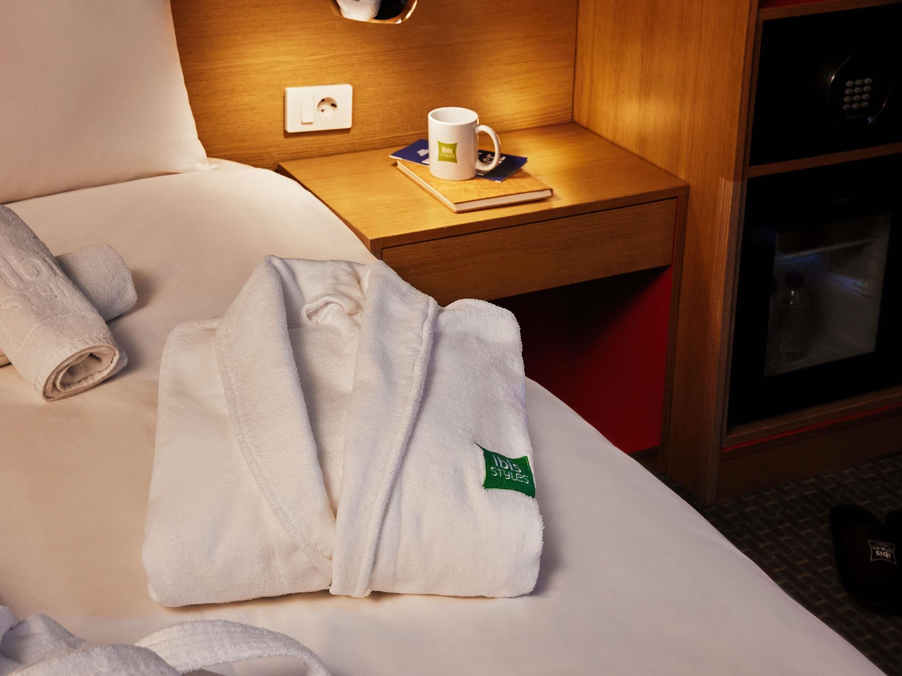 스탠다드룸, 더블침대 1개 | 객실 내 금고, 책상, 노트북 작업 공간, 암막 커튼