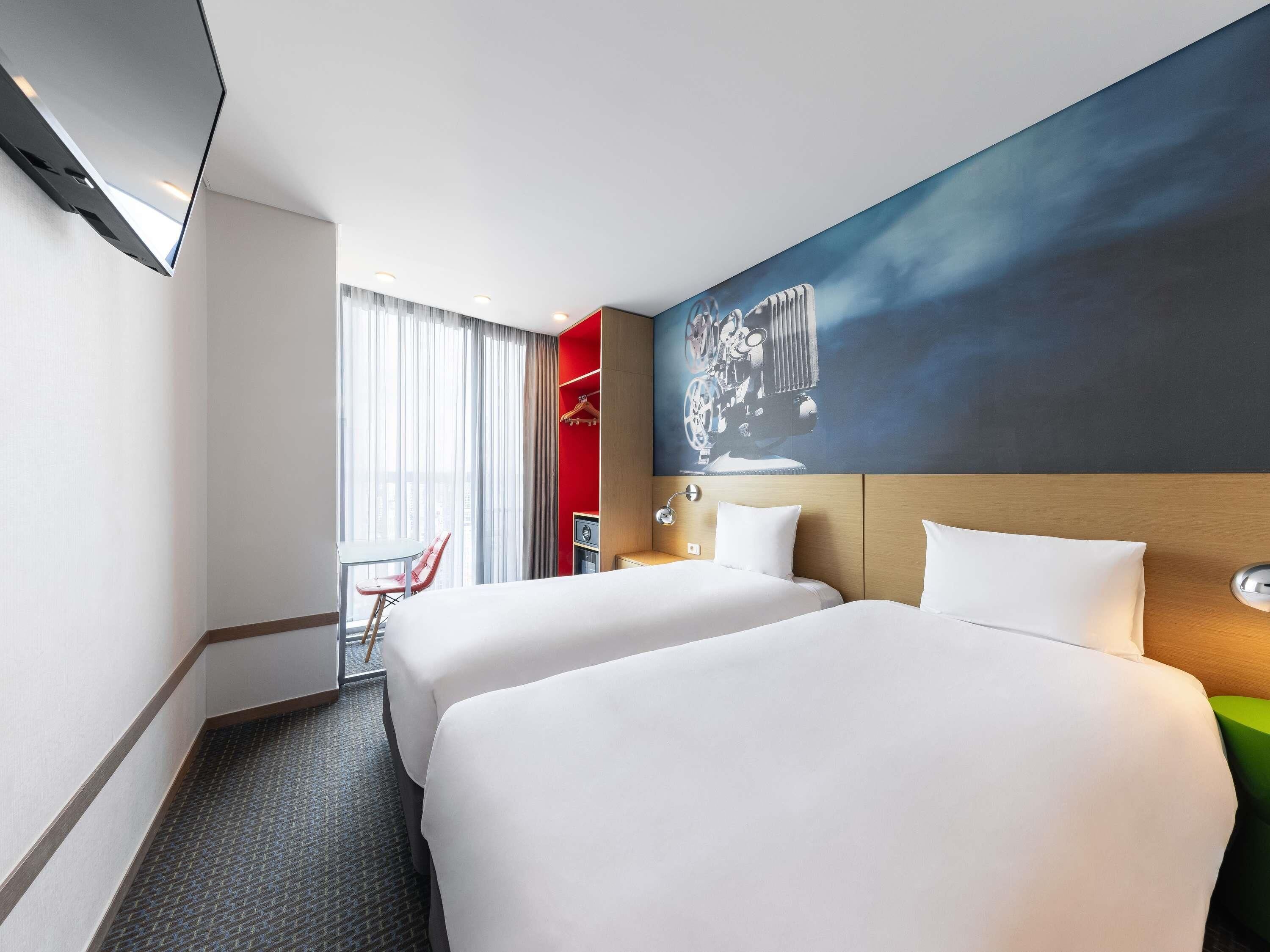 標準客房, 2 張單人床 | 客房內保險箱、書桌、筆電工作空間、遮光布/窗簾