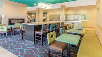 Ilmainen buffetaamiainen arkipäivisin