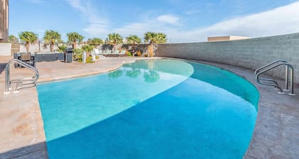 La Quinta Inn & Suites by Wyndham Carlsbad