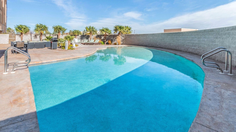 La Quinta Inn & Suites by Wyndham Carlsbad