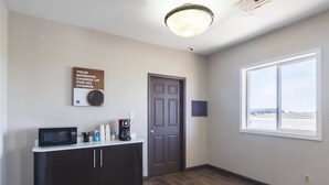 Coffee service - Relax Inn and Suites (Mattoon)