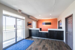 Reception - Relax Inn and Suites (Mattoon)