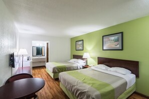 Laptop workspace, blackout drapes, iron/ironing board, free WiFi - Relax Inn and Suites (Mattoon)