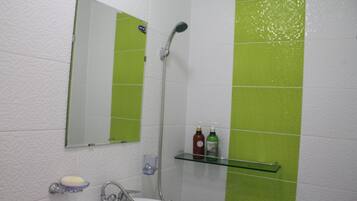 Single Room | Bathroom | Shower, free toiletries, hair dryer, slippers