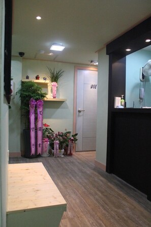 Check-in/check-out kiosk - Mk Liberty House (Seoul)