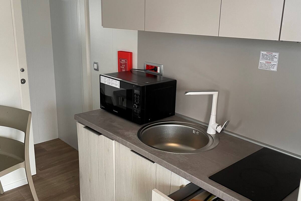 standard studio, 1 double bed, non smoking, allergy friendly | hypo-allergenic bedding, in-room safe, desk, laptop workspace