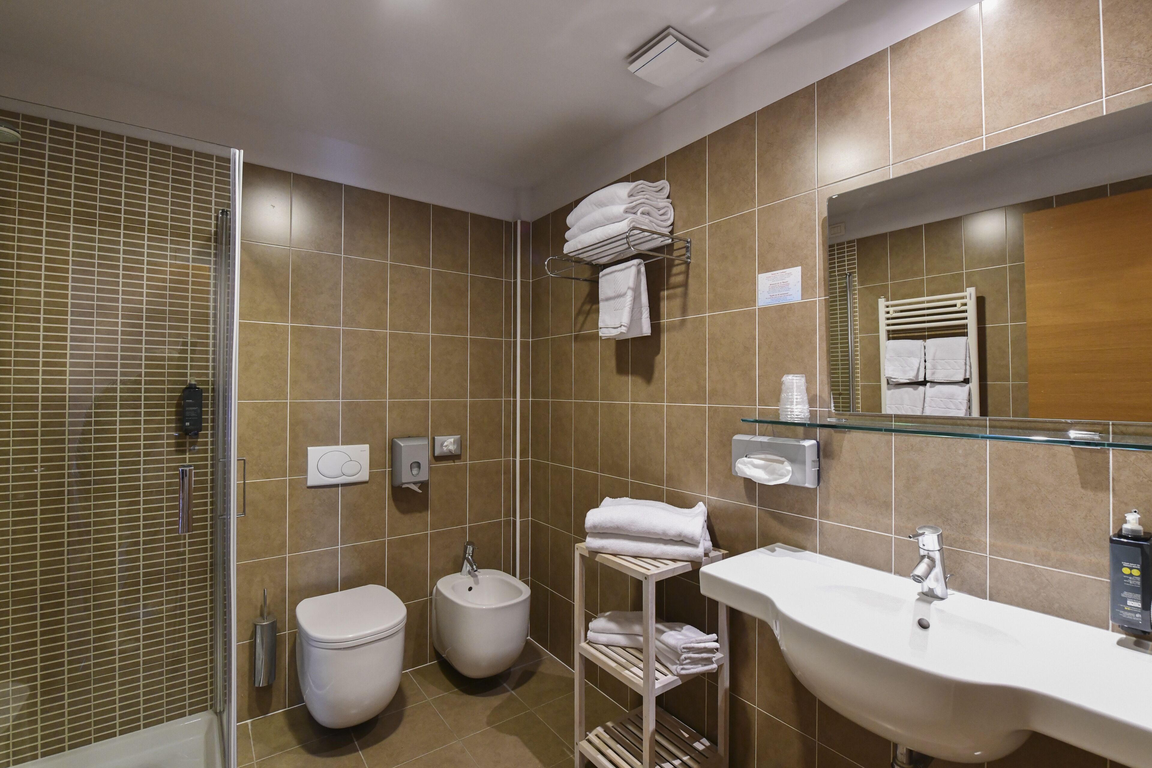 apartment, terrace | bathroom | shower, free toiletries, hair dryer, bathrobes