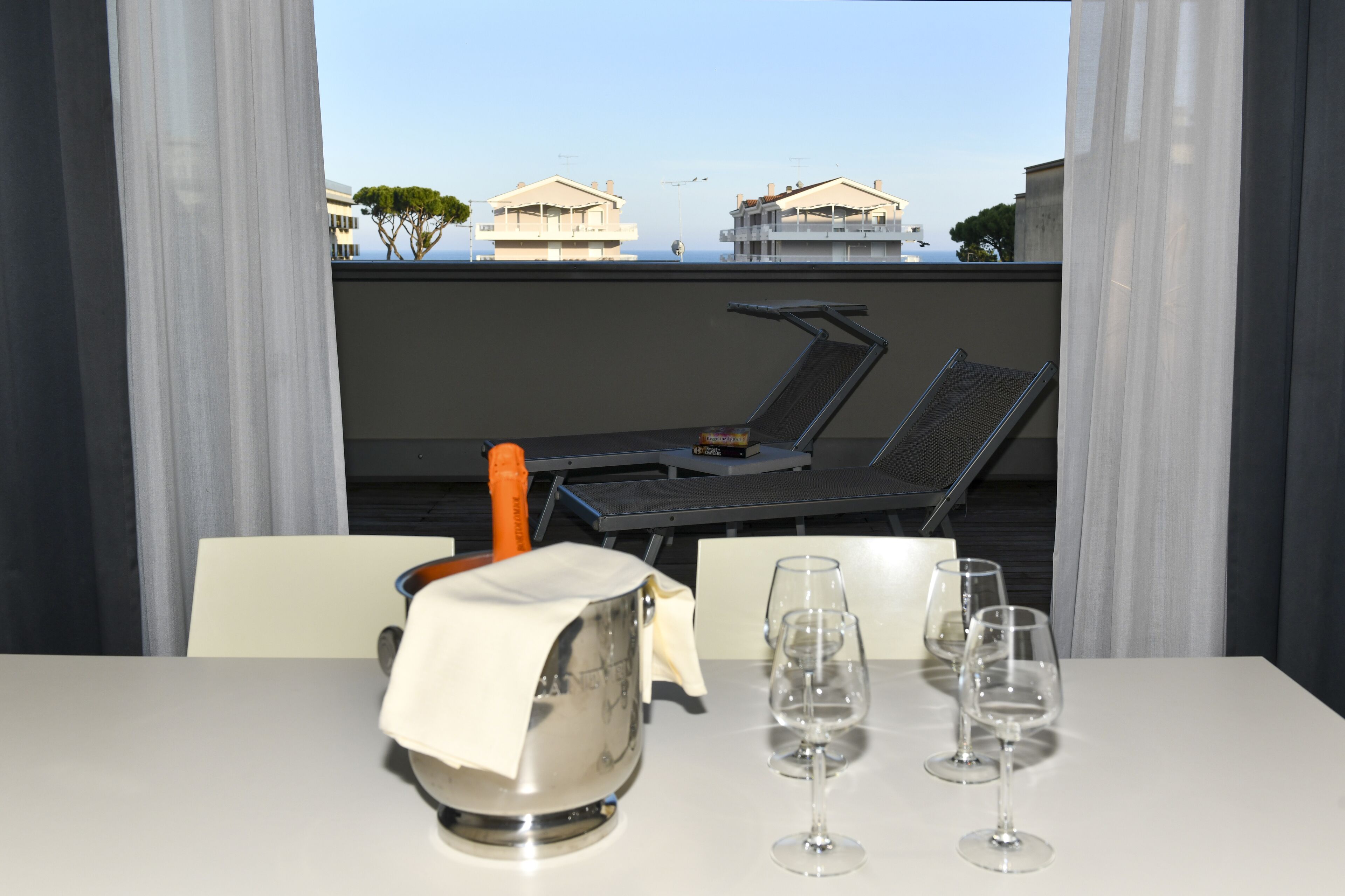 duplex, terrace | terrace/patio