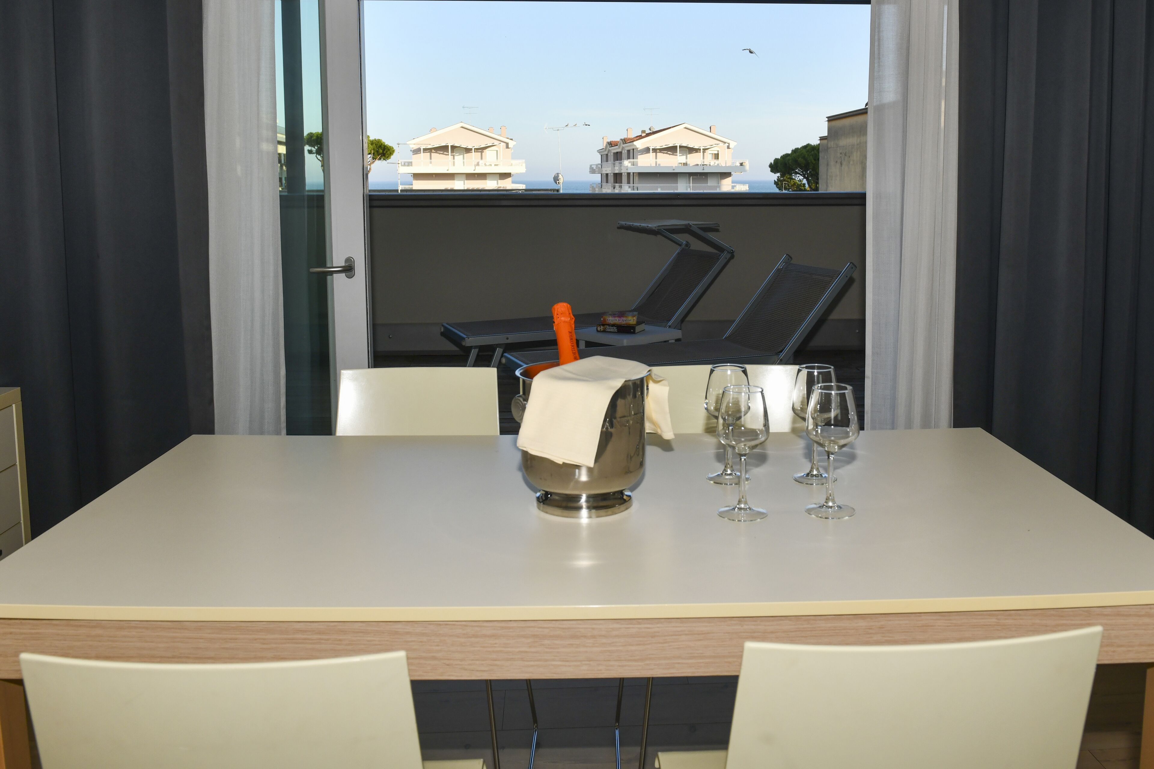 duplex, terrace | terrace/patio