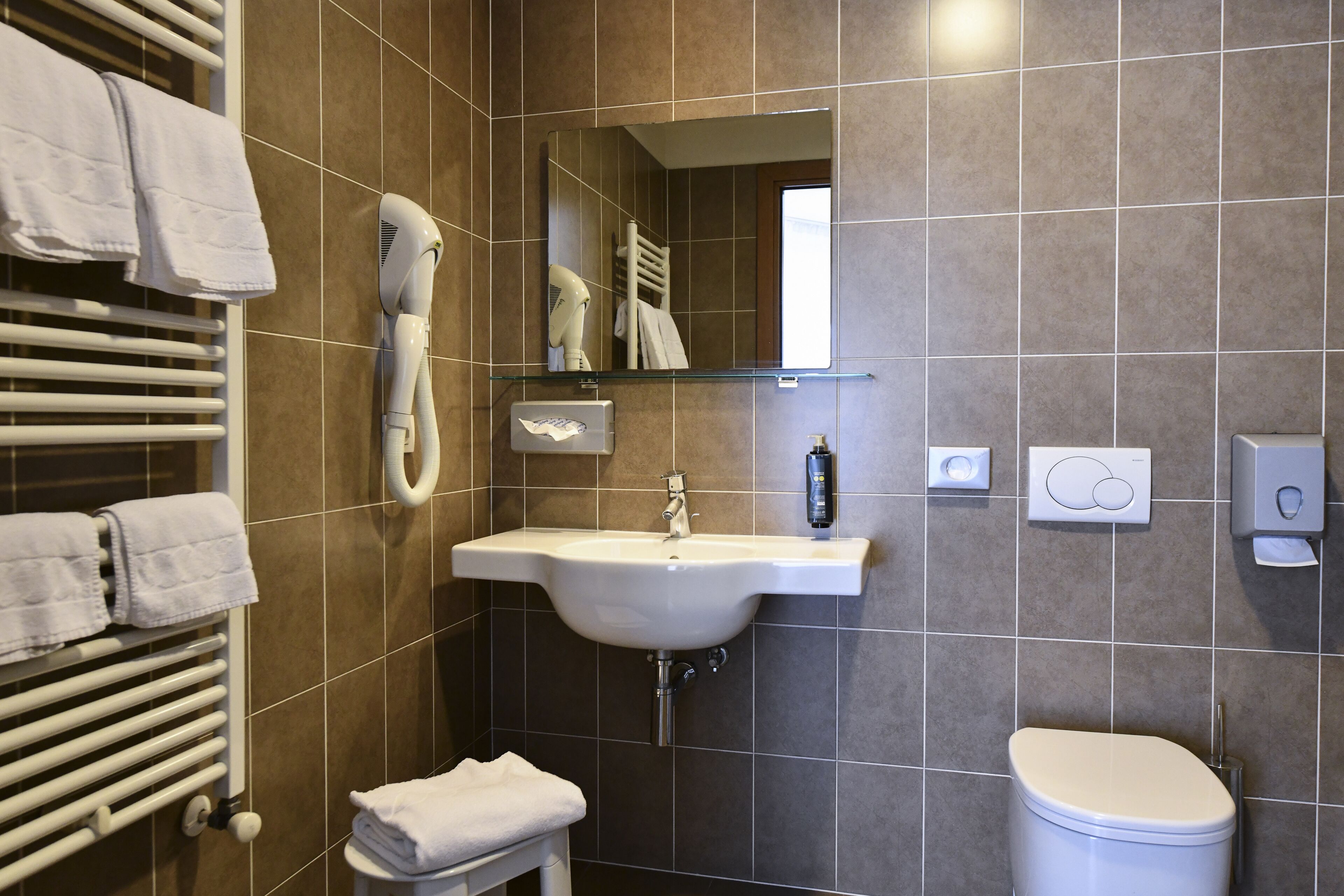 double room, terrace | bathroom | shower, free toiletries, hair dryer, bathrobes