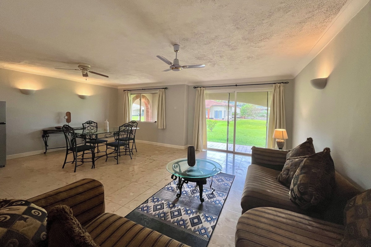 Deluxe Villa, 2 Bedrooms, Ocean View, Garden Area | Living area