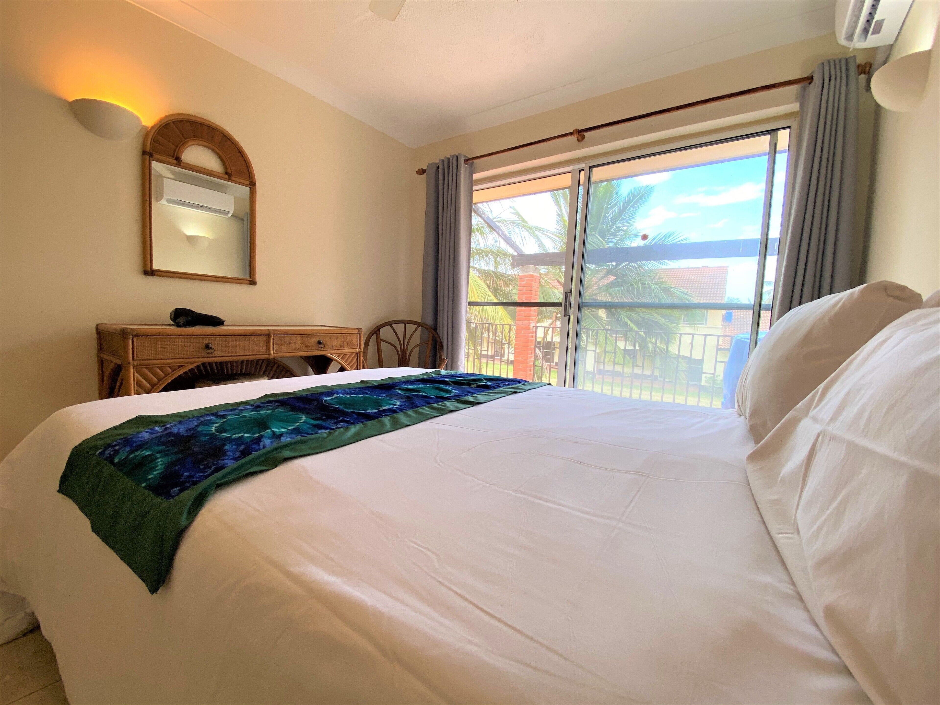 Desk, free WiFi, bed sheets