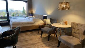 1 bedroom, in-room safe, desk, free WiFi