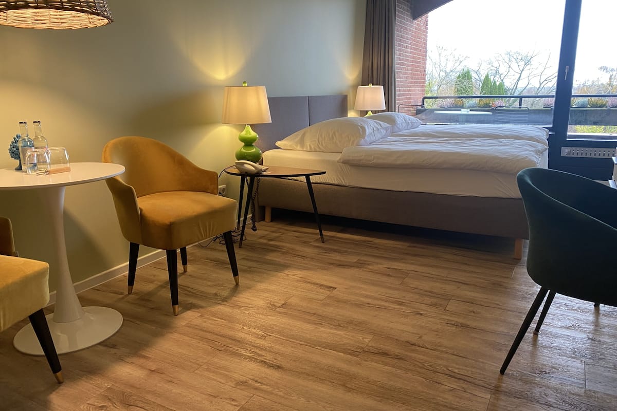 1 bedroom, in-room safe, desk, free wifi