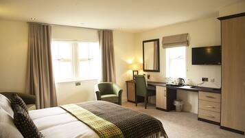 Quarto casal superior | Roupas de cama premium, individualmente decorados, escrivaninha