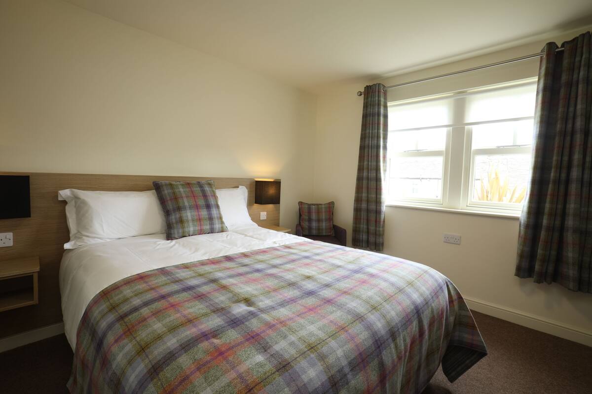 Signature Double Room, Ground Floor | Premium bedding, desk, WiFi (free), individually decorated