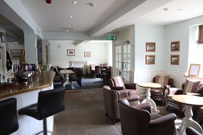 Serves breakfast, lunch, and dinner - The Craven Heifer Inn (Barnoldswick)