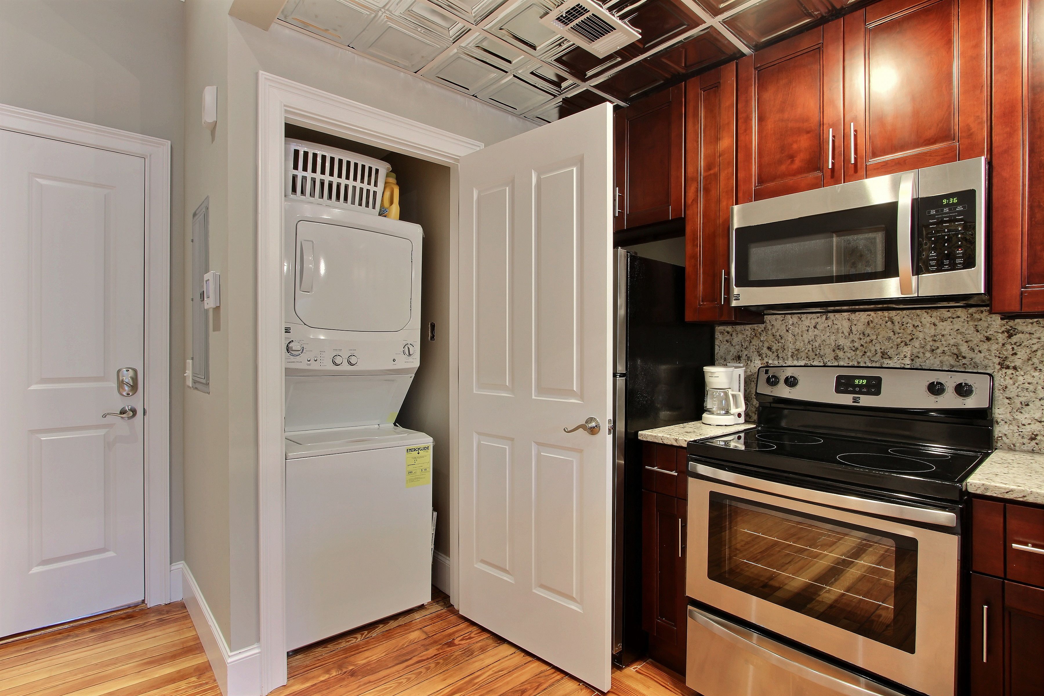 premium apartment, 1 queen bed with sofa bed | room amenity