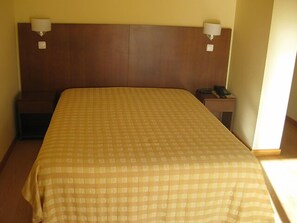 Desk, free cots/infant beds, rollaway beds, free WiFi