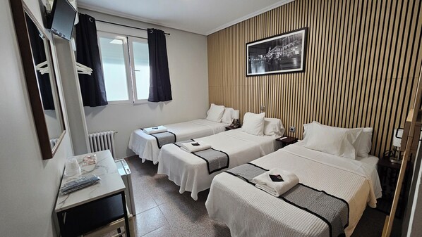 Family Room (3 people)