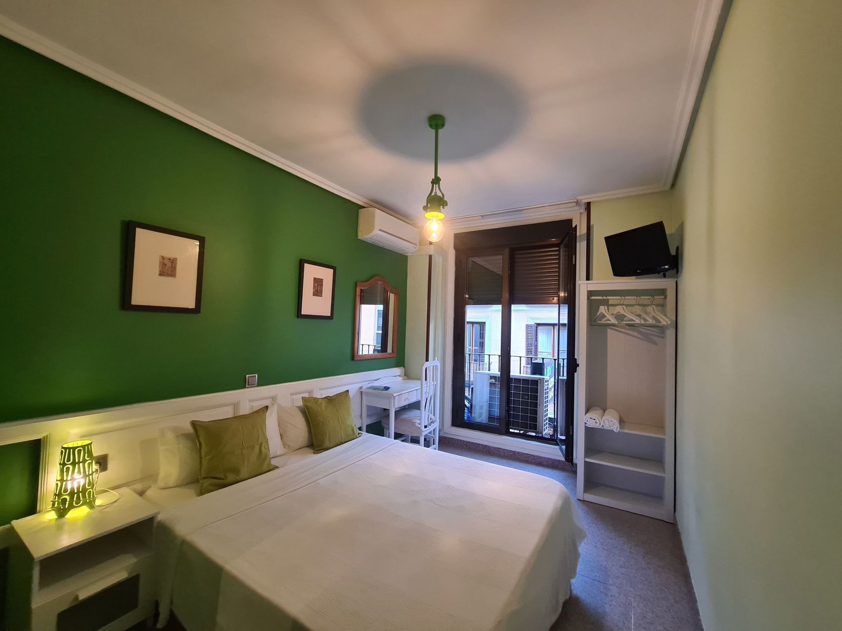 Desk, blackout drapes, iron/ironing board, free WiFi