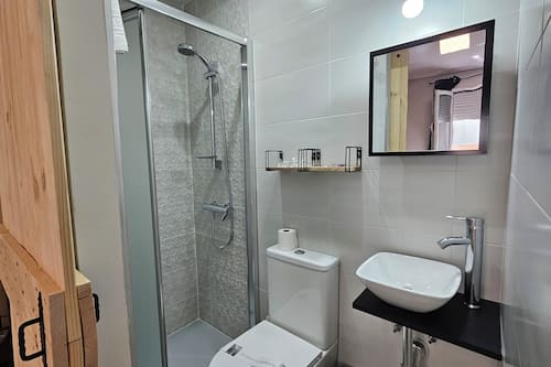 Family Room (3 people) | Bathroom | Combined shower/tub, hair dryer, slippers, towels