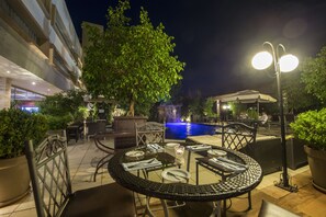 Outdoor pool - Las Ventanas Suite Hotel (Hernandarias)