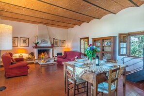 Apartament Comfort, 2 dormitoris (Istrice) | Sala d'estar | Televisor de pantalla plana 