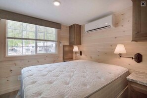 Loft Park Model Sleeps 8, Non Smoking, Kitchen (No Pets) | Wifi