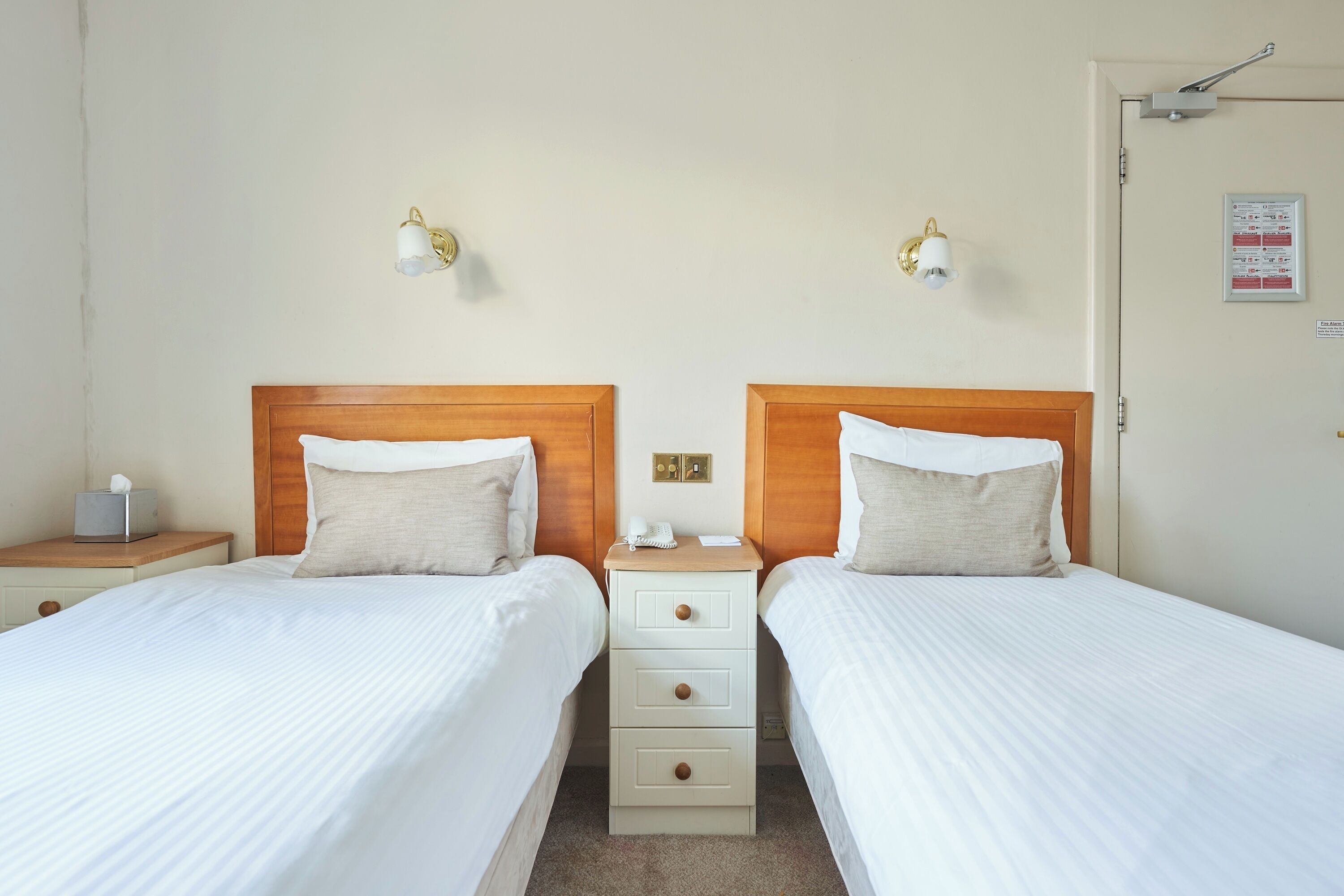 Standard Twin Room