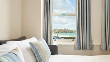 Classic Double Room | Desk, iron/ironing board, bed sheets, wheelchair access