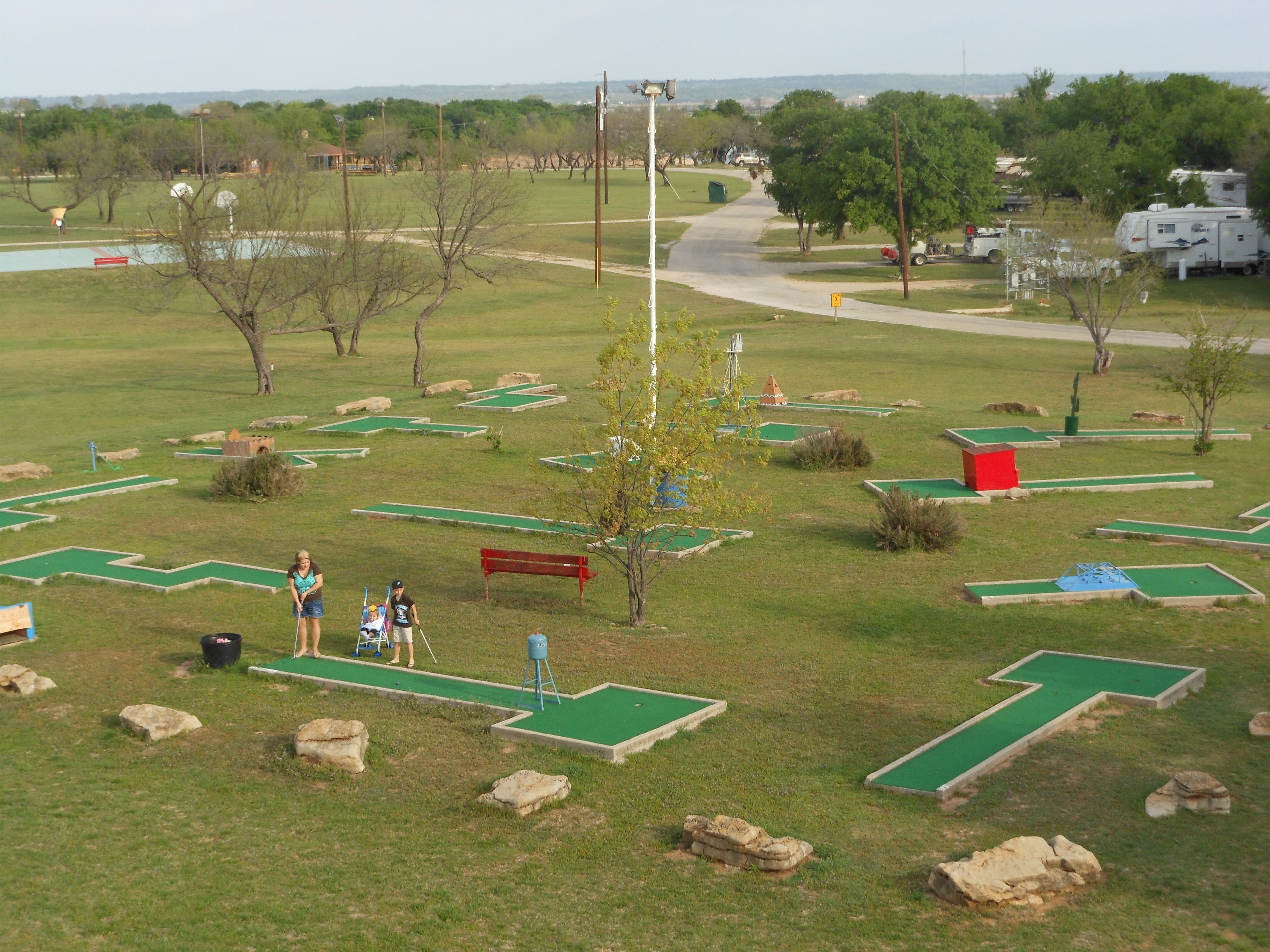 Mini-golf