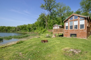 Cottage, 1 kamar tidur, Bebas Asap Rokok, dapur (Lakefront , Linens Included) | 1 kamar tidur dan seprai linen