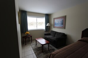 Desk, laptop workspace, blackout curtains, free WiFi - Stardust Motel Timberlea (Timberlea)
