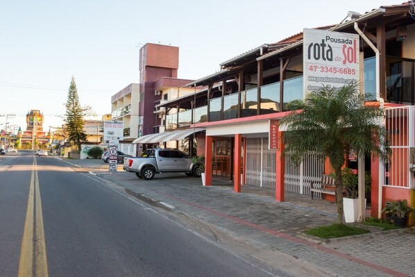 Front of property - Pousada Rota do Sol (Penha)