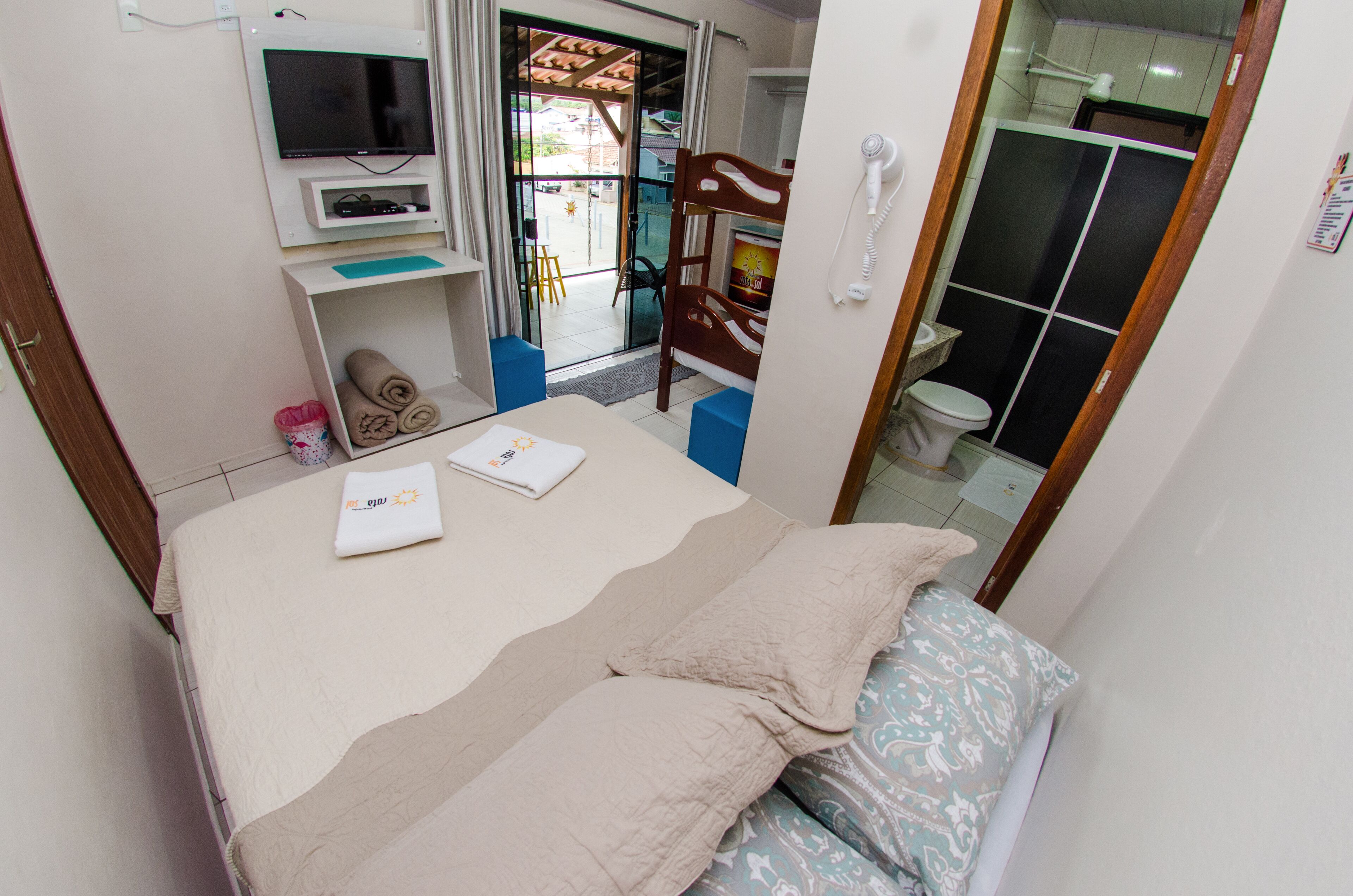 Wifi gratis y ropa de cama 