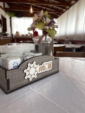 Free daily buffet breakfast  - Pousada Rota do Sol (Penha)