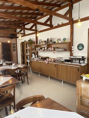 Desayuno buffet incluido todos los días