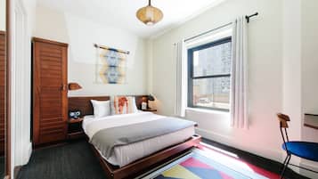 Premium Queen | Premium bedding, in-room safe, blackout drapes, iron/ironing board